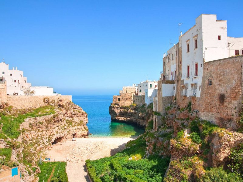 spiaggia-lama-monachile-polignano-a-mare